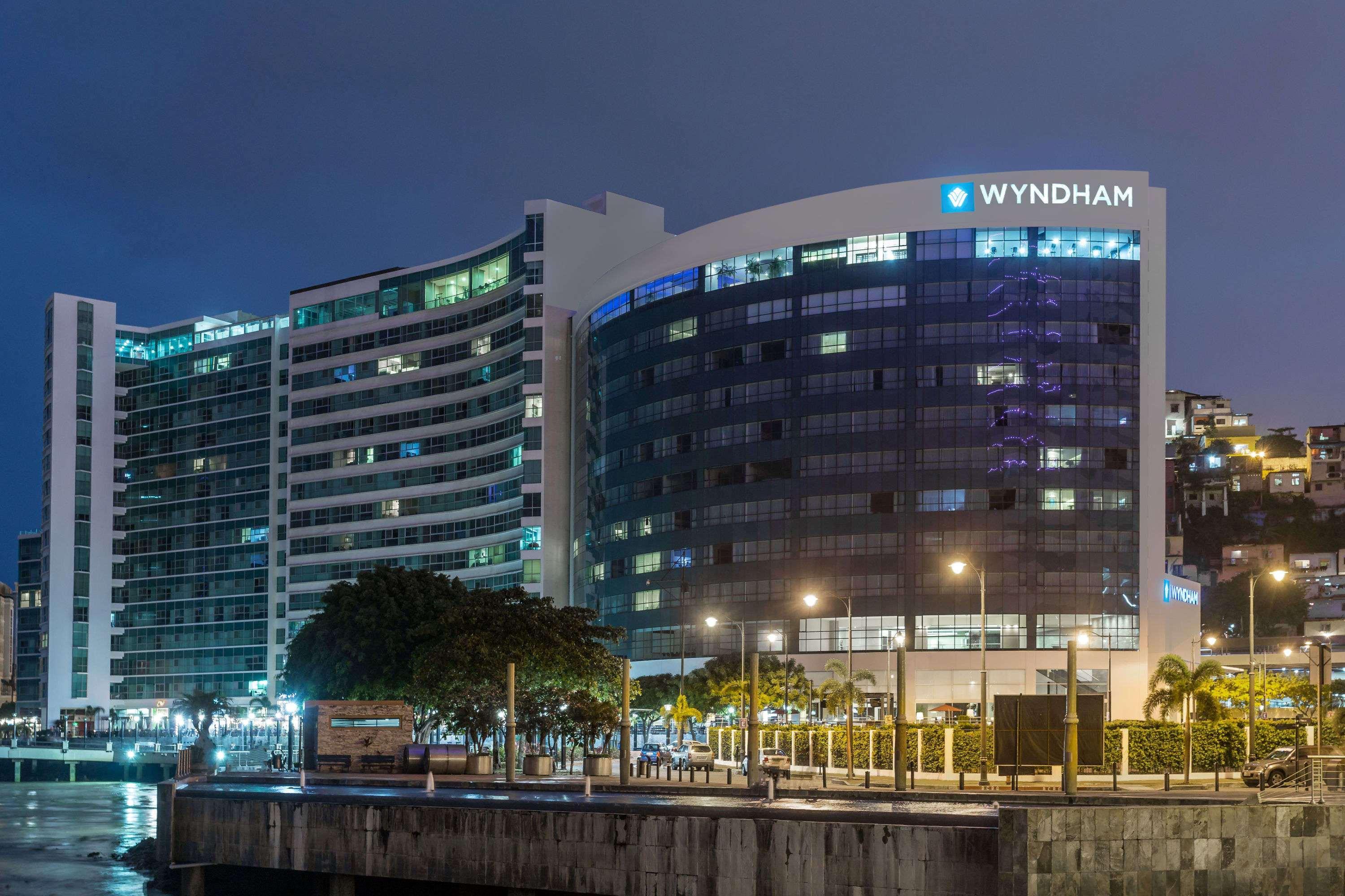 ホテル Wyndham Guayaquil, Puerto Santa Ana エクステリア 写真