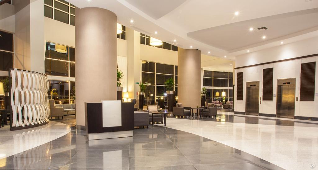 ホテル Wyndham Guayaquil, Puerto Santa Ana エクステリア 写真